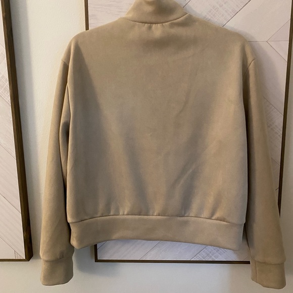 Quarter zip top - Picture 3 of 3